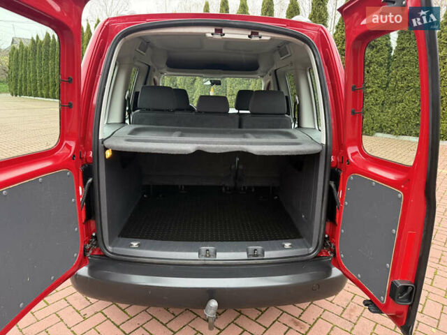 Красный Фольксваген Кадди, объемом двигателя 1.6 л и пробегом 241 тыс. км за 12700 $, фото 35 на Automoto.ua