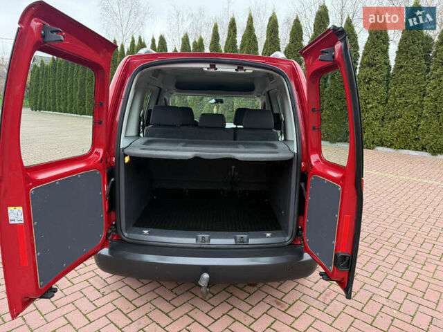 Красный Фольксваген Кадди, объемом двигателя 1.6 л и пробегом 241 тыс. км за 12700 $, фото 38 на Automoto.ua