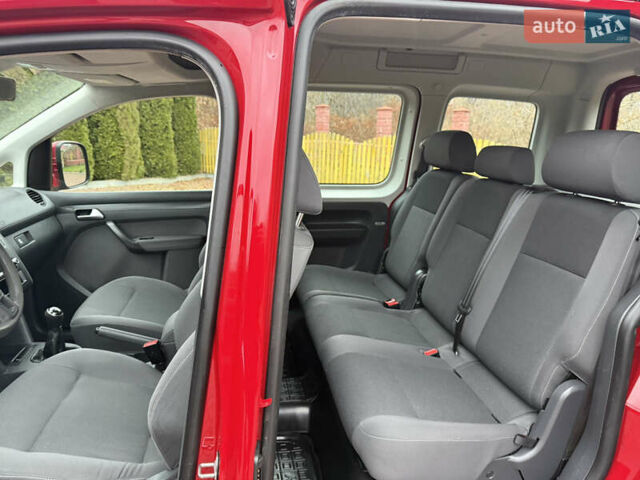 Красный Фольксваген Кадди, объемом двигателя 1.6 л и пробегом 241 тыс. км за 12700 $, фото 41 на Automoto.ua