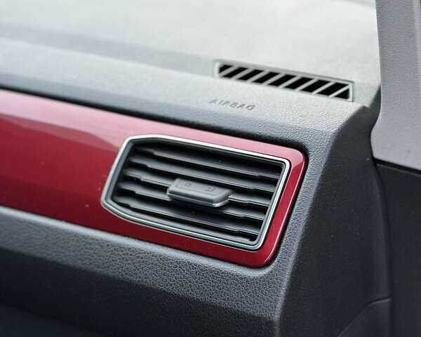 Красный Фольксваген Кадди, объемом двигателя 2 л и пробегом 246 тыс. км за 15950 $, фото 47 на Automoto.ua