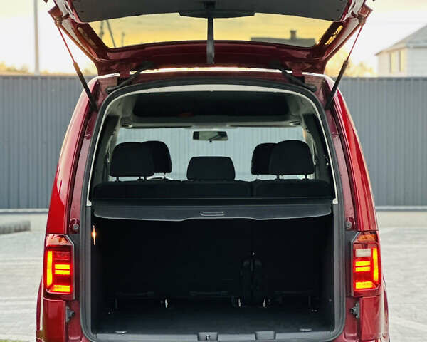 Красный Фольксваген Кадди, объемом двигателя 2 л и пробегом 246 тыс. км за 15950 $, фото 28 на Automoto.ua