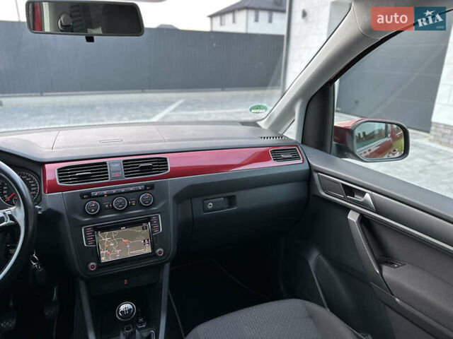 Красный Фольксваген Кадди, объемом двигателя 2 л и пробегом 246 тыс. км за 15950 $, фото 35 на Automoto.ua