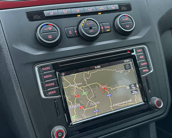 Красный Фольксваген Кадди, объемом двигателя 2 л и пробегом 246 тыс. км за 15950 $, фото 46 на Automoto.ua