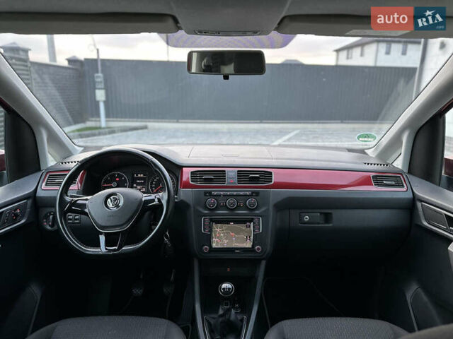 Красный Фольксваген Кадди, объемом двигателя 2 л и пробегом 246 тыс. км за 15950 $, фото 33 на Automoto.ua
