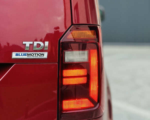 Красный Фольксваген Кадди, объемом двигателя 2 л и пробегом 246 тыс. км за 15950 $, фото 26 на Automoto.ua