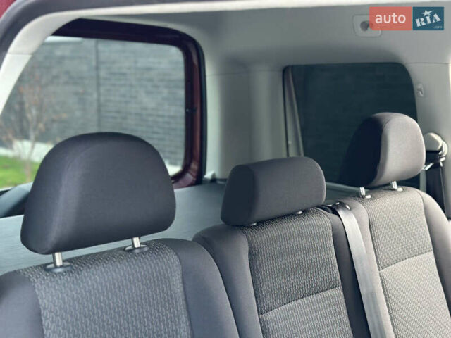 Красный Фольксваген Кадди, объемом двигателя 2 л и пробегом 246 тыс. км за 15950 $, фото 62 на Automoto.ua