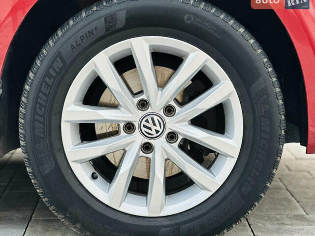 Красный Фольксваген Кадди, объемом двигателя 2 л и пробегом 246 тыс. км за 15950 $, фото 65 на Automoto.ua