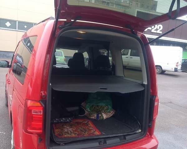 Красный Фольксваген Кадди, объемом двигателя 2 л и пробегом 226 тыс. км за 15200 $, фото 7 на Automoto.ua