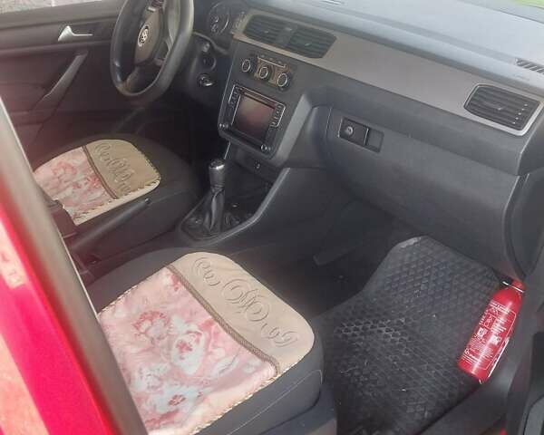 Красный Фольксваген Кадди, объемом двигателя 2 л и пробегом 296 тыс. км за 15500 $, фото 6 на Automoto.ua