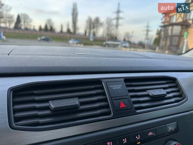 Красный Фольксваген Кадди, объемом двигателя 1.97 л и пробегом 218 тыс. км за 13550 $, фото 58 на Automoto.ua