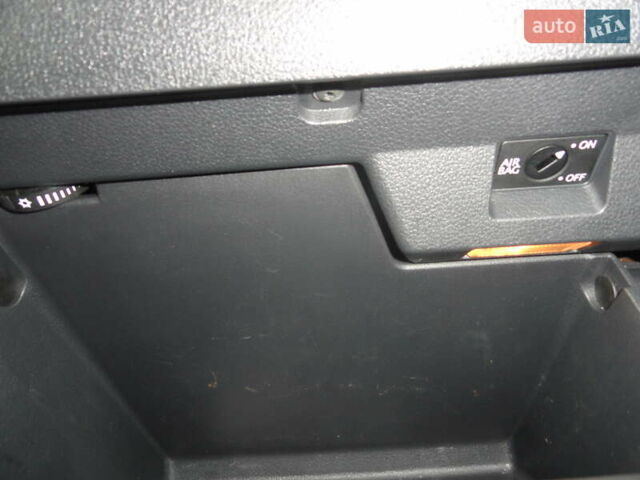 Червоний Фольксваген Кадді, об'ємом двигуна 2 л та пробігом 164 тис. км за 16450 $, фото 29 на Automoto.ua