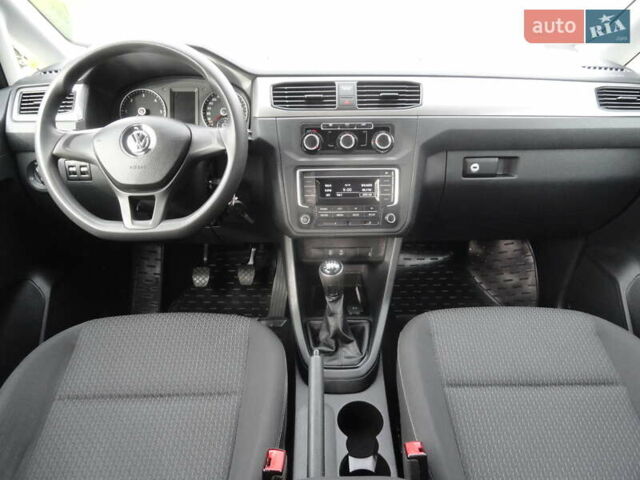 Червоний Фольксваген Кадді, об'ємом двигуна 2 л та пробігом 164 тис. км за 16450 $, фото 27 на Automoto.ua
