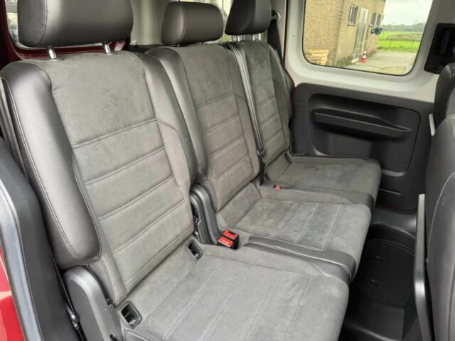 Червоний Фольксваген Кадді, об'ємом двигуна 1.4 л та пробігом 40 тис. км за 11000 $, фото 13 на Automoto.ua