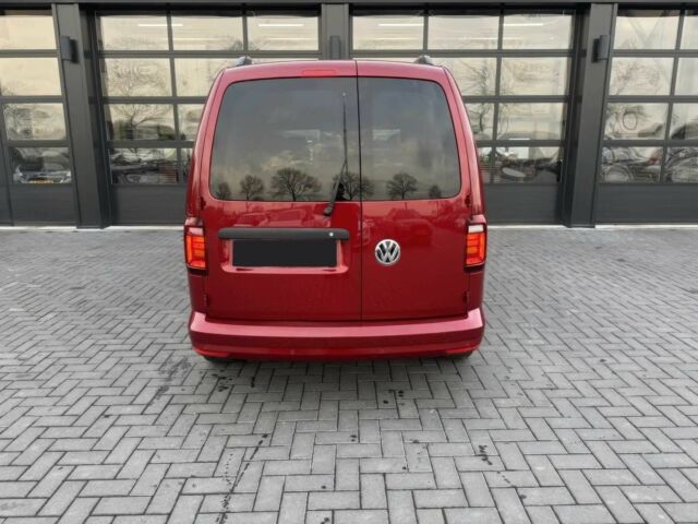 Червоний Фольксваген Кадді, об'ємом двигуна 1.4 л та пробігом 40 тис. км за 11000 $, фото 5 на Automoto.ua