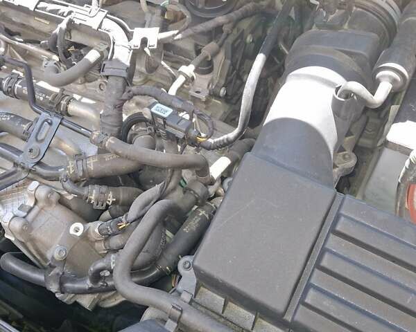 Красный Фольксваген Кадди, объемом двигателя 1.97 л и пробегом 184 тыс. км за 17700 $, фото 4 на Automoto.ua