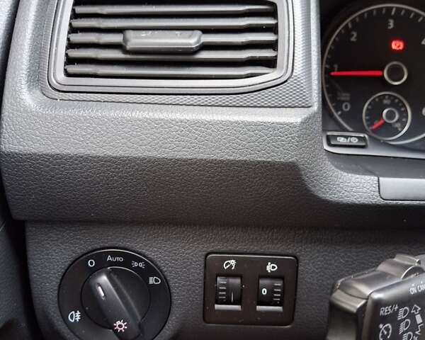 Красный Фольксваген Кадди, объемом двигателя 1.97 л и пробегом 184 тыс. км за 17700 $, фото 18 на Automoto.ua