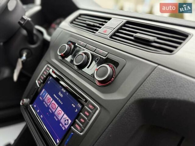 Красный Фольксваген Кадди, объемом двигателя 1.97 л и пробегом 119 тыс. км за 17900 $, фото 40 на Automoto.ua