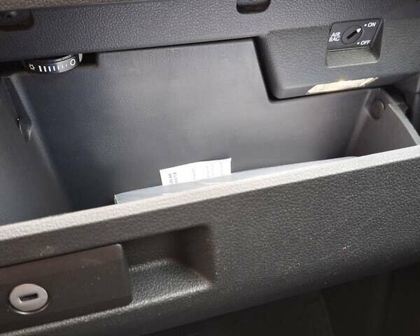 Красный Фольксваген Кадди, объемом двигателя 1.97 л и пробегом 184 тыс. км за 17700 $, фото 19 на Automoto.ua