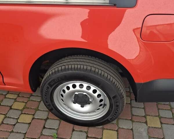 Красный Фольксваген Кадди, объемом двигателя 1.97 л и пробегом 184 тыс. км за 17700 $, фото 26 на Automoto.ua