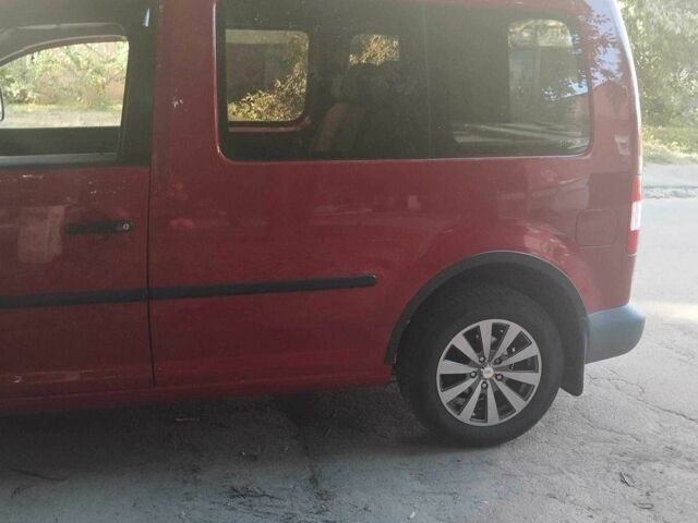 Фольксваген Кадди 2010 в Виннице на Automoto.ua Красный Фольксваген Кадди, объемом двигателя 1.6 л и пробегом 280 тыс. км за 7650 $, фото 4 на Automoto.ua