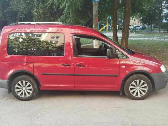 Фольксваген Кадди 2010 в Виннице на Automoto.ua Красный Фольксваген Кадди, объемом двигателя 1.6 л и пробегом 280 тыс. км за 7650 $, фото 3 на Automoto.ua