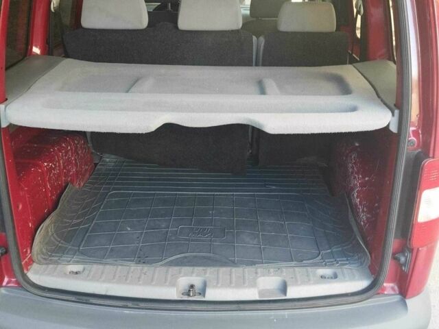 Фольксваген Кадди 2010 в Виннице на Automoto.ua Красный Фольксваген Кадди, объемом двигателя 1.6 л и пробегом 280 тыс. км за 7650 $, фото 16 на Automoto.ua