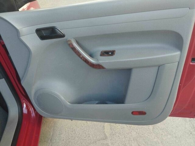 Фольксваген Кадди 2010 в Виннице на Automoto.ua Красный Фольксваген Кадди, объемом двигателя 1.6 л и пробегом 280 тыс. км за 7650 $, фото 23 на Automoto.ua