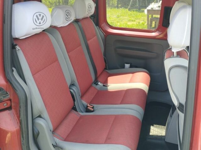 Красный Фольксваген Кадди, объемом двигателя 1.4 л и пробегом 297 тыс. км за 5900 $, фото 5 на Automoto.ua