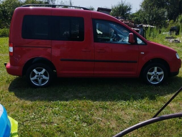 Красный Фольксваген Кадди, объемом двигателя 1.4 л и пробегом 297 тыс. км за 5900 $, фото 1 на Automoto.ua