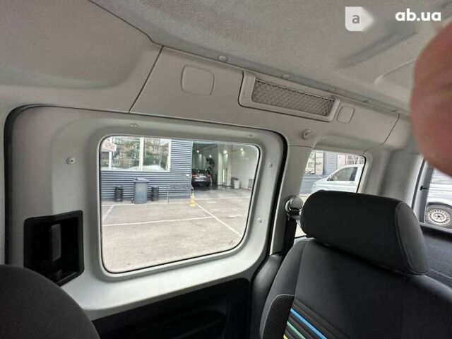 Фольксваген Кадди, объемом двигателя 1.6 л и пробегом 134 тыс. км за 16999 $, фото 19 на Automoto.ua