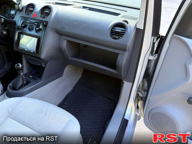Фольксваген Кадди, объемом двигателя 1.9 л и пробегом 200 тыс. км за 6300 $, фото 3 на Automoto.ua