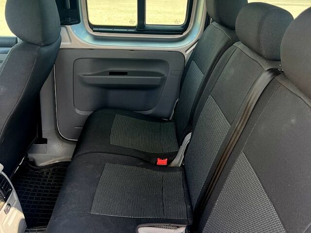 Фольксваген Кадди, объемом двигателя 2 л и пробегом 210 тыс. км за 8000 $, фото 2 на Automoto.ua