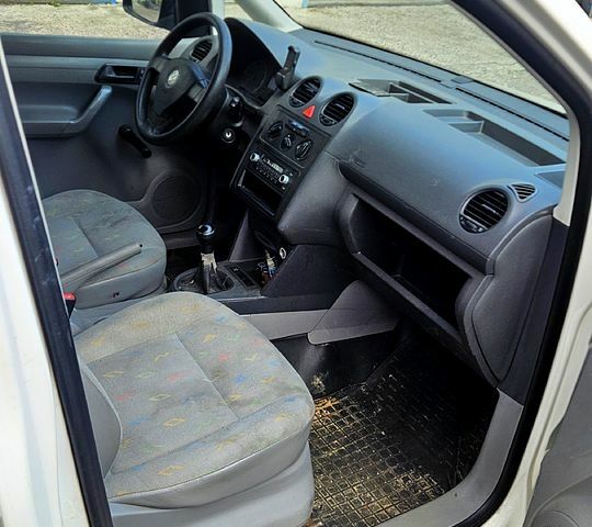 Фольксваген Кадди, объемом двигателя 1.9 л и пробегом 390 тыс. км за 5600 $, фото 2 на Automoto.ua