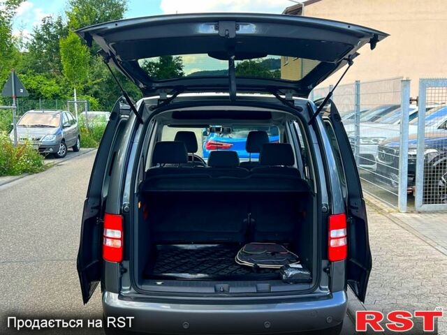 Фольксваген Кадди, объемом двигателя 1.6 л и пробегом 175 тыс. км за 8800 $, фото 3 на Automoto.ua