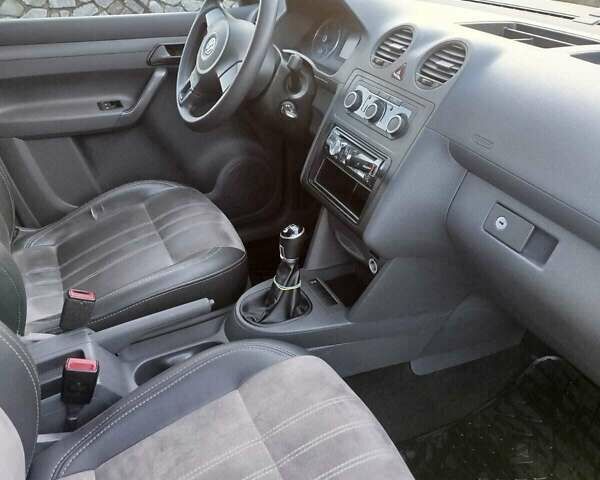 Фольксваген Кадди, объемом двигателя 1.6 л и пробегом 193 тыс. км за 11800 $, фото 19 на Automoto.ua