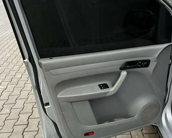 Фольксваген Кадди, объемом двигателя 2 л и пробегом 400 тыс. км за 4600 $, фото 8 на Automoto.ua