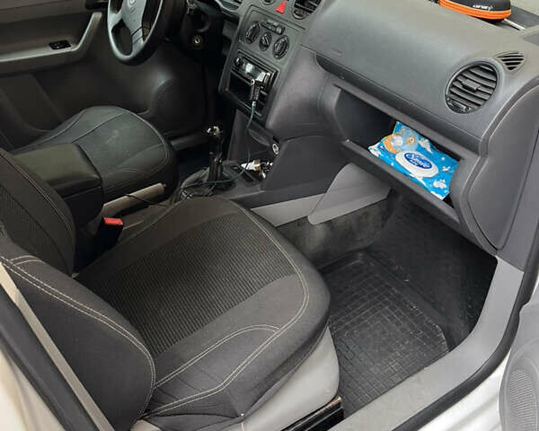 Фольксваген Кадди, объемом двигателя 1.9 л и пробегом 260 тыс. км за 5500 $, фото 3 на Automoto.ua