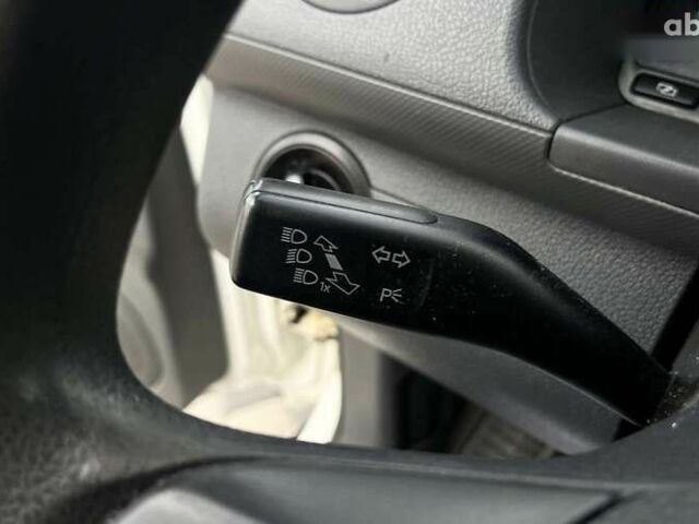 Фольксваген Кадди, объемом двигателя 1.6 л и пробегом 391 тыс. км за 7200 $, фото 15 на Automoto.ua