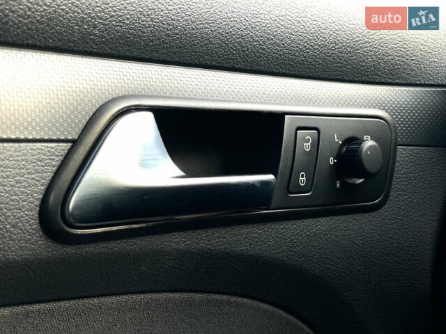 Фольксваген Кадді, об'ємом двигуна 1.6 л та пробігом 257 тис. км за 11200 $, фото 16 на Automoto.ua