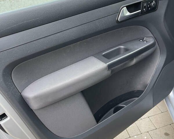 Фольксваген Кадді, об'ємом двигуна 1.6 л та пробігом 250 тис. км за 14200 $, фото 3 на Automoto.ua