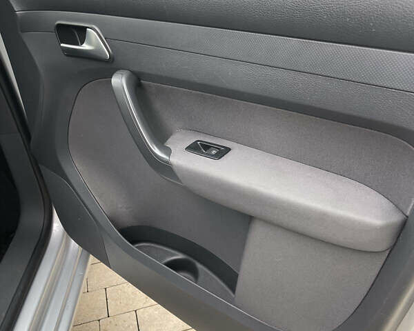 Фольксваген Кадді, об'ємом двигуна 1.6 л та пробігом 250 тис. км за 14200 $, фото 2 на Automoto.ua