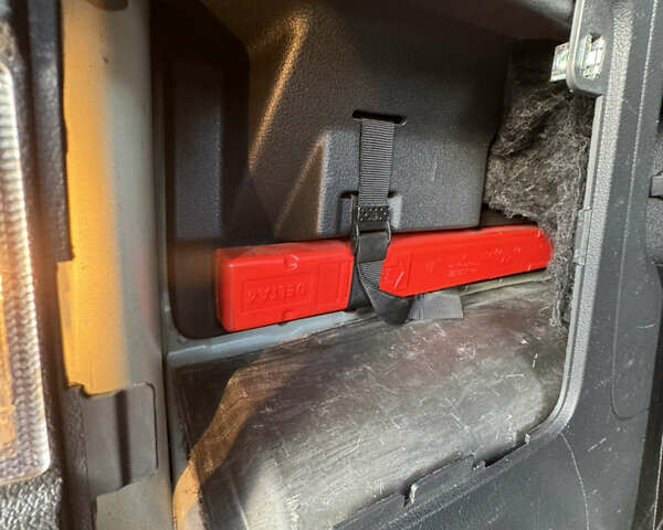 Фольксваген Кадді, об'ємом двигуна 2 л та пробігом 291 тис. км за 15999 $, фото 81 на Automoto.ua
