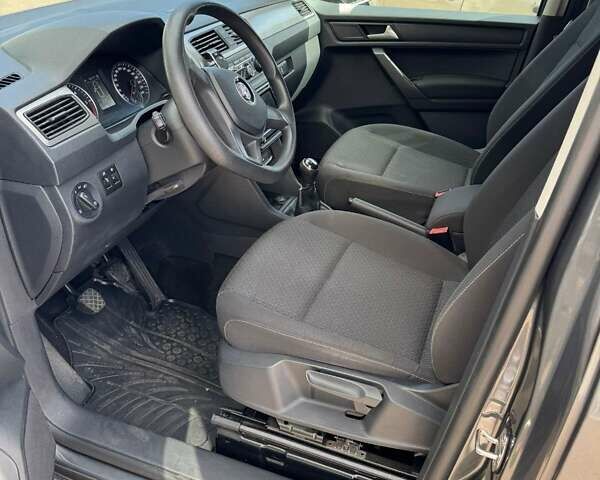 Фольксваген Кадди, объемом двигателя 1.97 л и пробегом 220 тыс. км за 15000 $, фото 7 на Automoto.ua