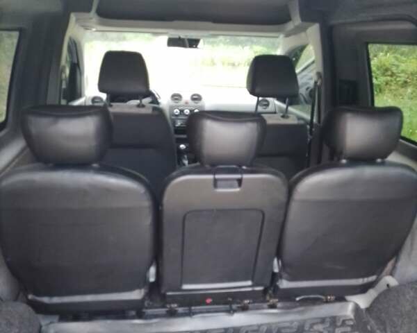 Сірий Фольксваген Caddy пасс., об'ємом двигуна 0 л та пробігом 170 тис. км за 10700 $, фото 1 на Automoto.ua