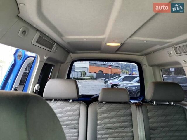 Синій Фольксваген Caddy пасс., об'ємом двигуна 1.6 л та пробігом 260 тис. км за 10500 $, фото 6 на Automoto.ua