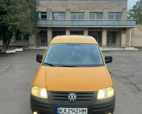 Желтый Фольксваген Кадди, объемом двигателя 1.97 л и пробегом 250 тыс. км за 5000 $, фото 1 на Automoto.ua