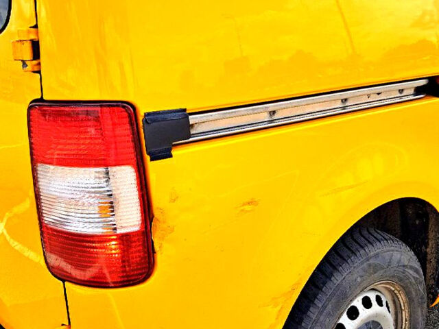 Жовтий Фольксваген Кадді, об'ємом двигуна 2 л та пробігом 360 тис. км за 3500 $, фото 5 на Automoto.ua