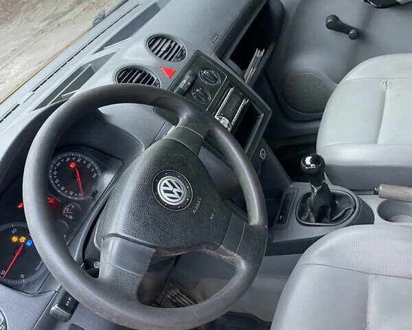 Желтый Фольксваген Кадди, объемом двигателя 1.97 л и пробегом 250 тыс. км за 5000 $, фото 15 на Automoto.ua