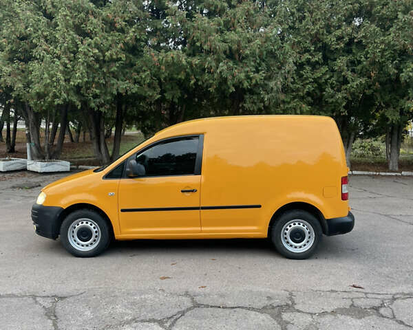Желтый Фольксваген Кадди, объемом двигателя 1.97 л и пробегом 250 тыс. км за 5000 $, фото 6 на Automoto.ua