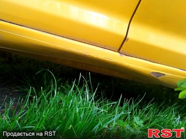 Желтый Фольксваген Кадди, объемом двигателя 2 л и пробегом 372 тыс. км за 4500 $, фото 5 на Automoto.ua